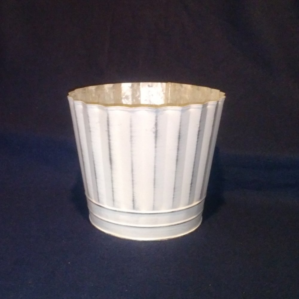 Galvanized Metal Rustic Plant/Flower Pot/Vase By Por La Mar Nursery 6"H 6"O 5.7B